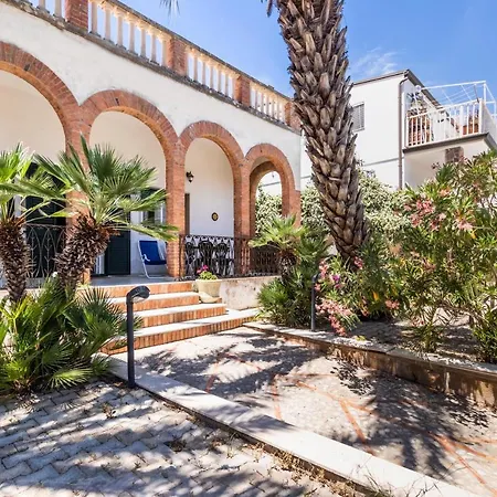 Colonia Marina Villa